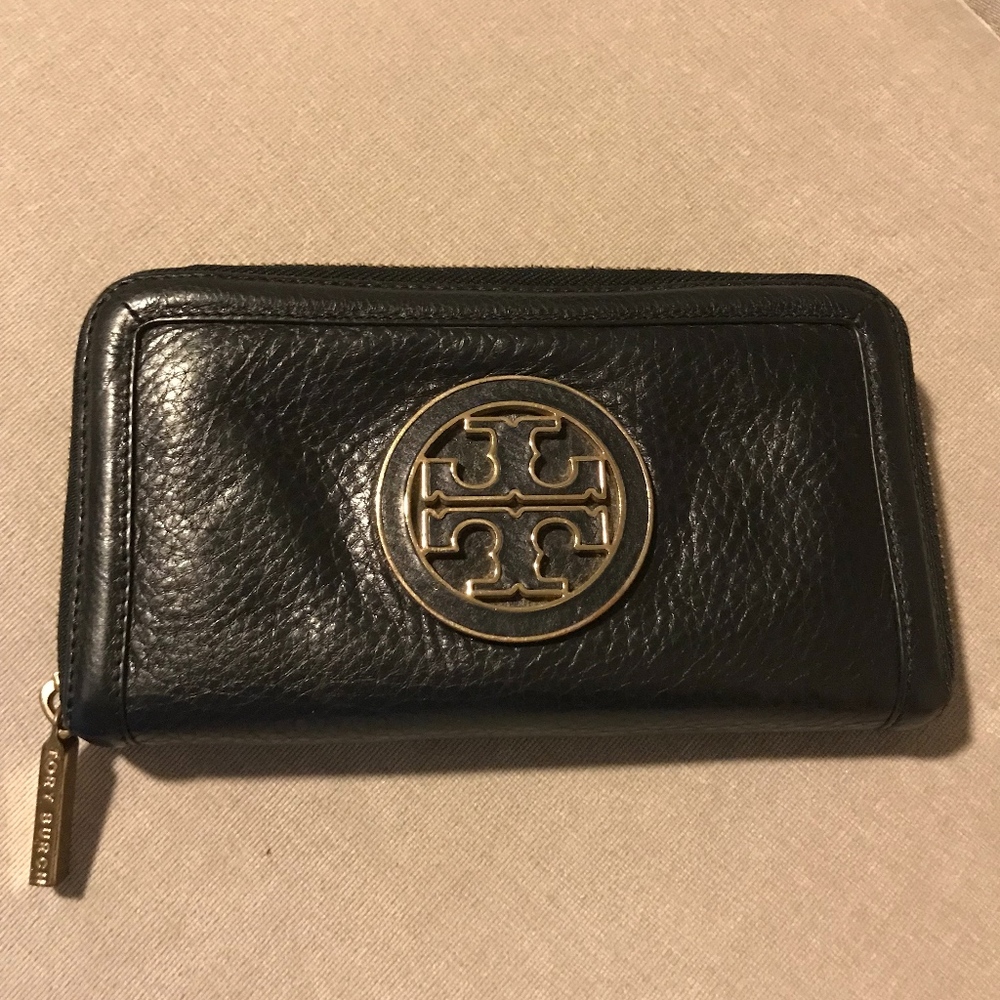 Tory Burch 'Amanda' Zip Continental Wallet
